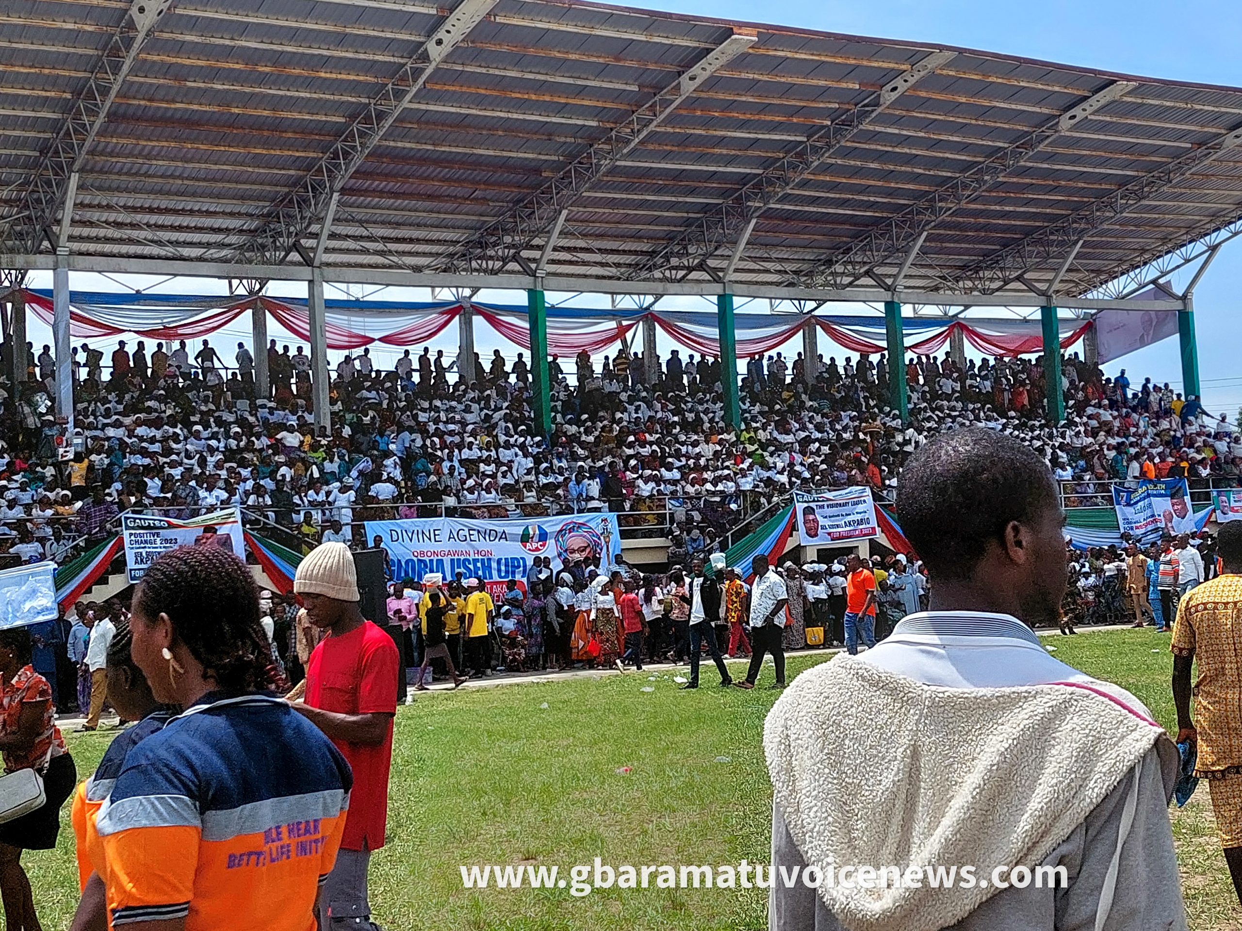 2023: Massive turnout as Godswill Akpabio declares for President