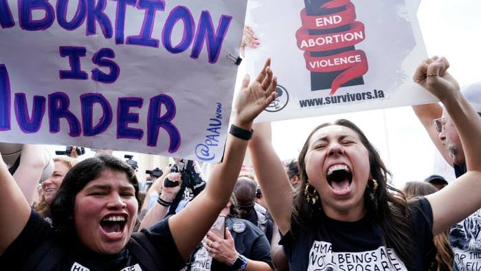 US supreme court overturns landmark verdict that legalised abortion